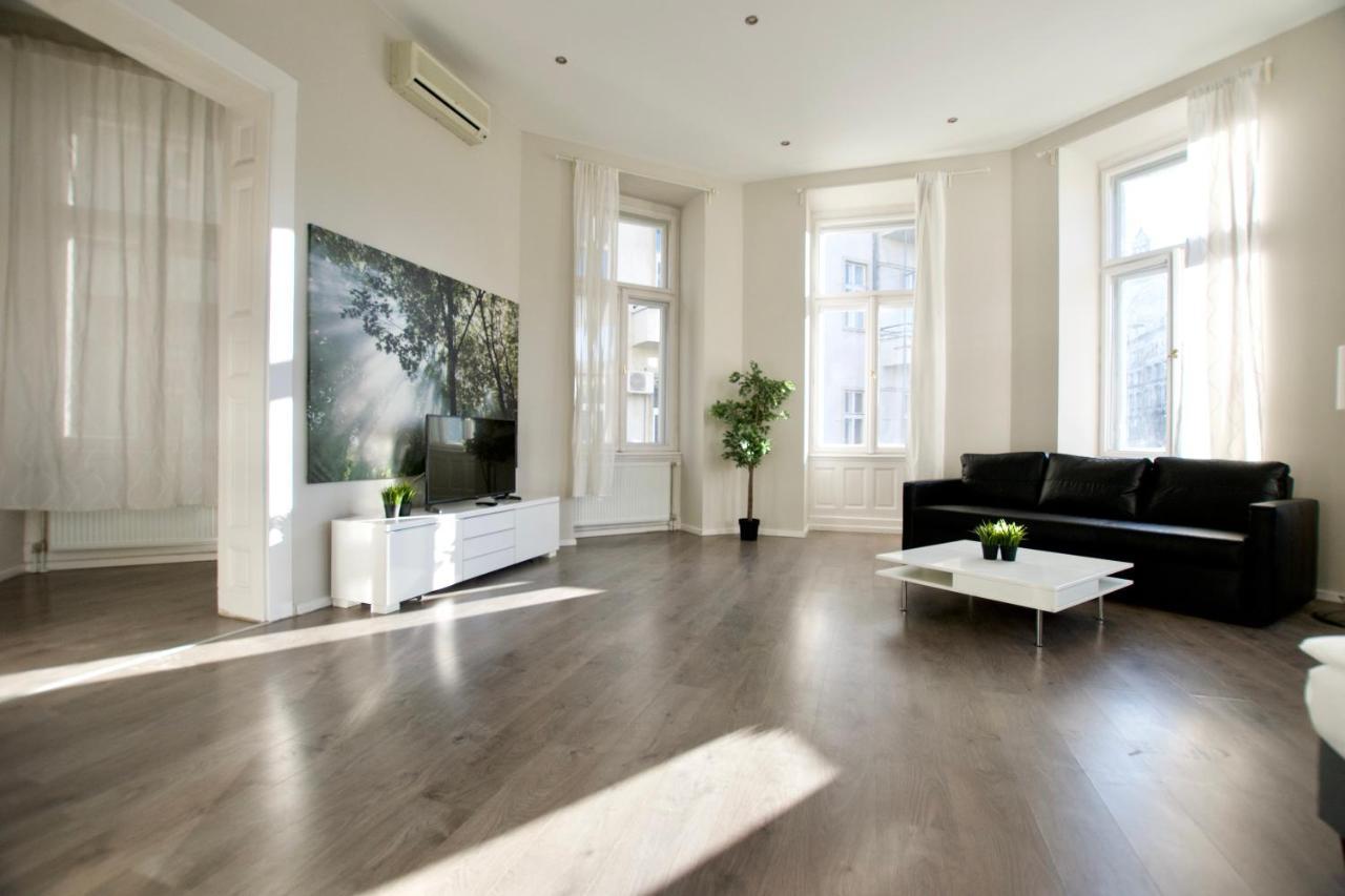 Premium Apartments By Hi5 - B25 Budapest Exterior photo